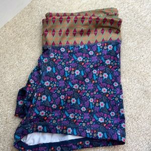 Workout Spandex or short bike shorts.